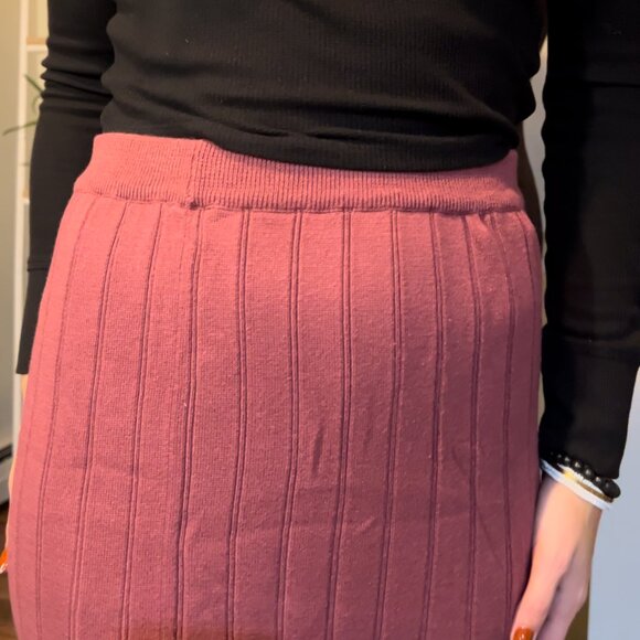 Stephanie Andrews Pink Sweater Skirt - Picture 4 of 4